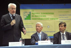 Pálinkás Pakucs és Sipos