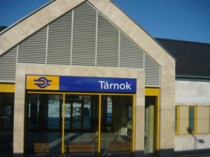 Tárnoki állomásépület