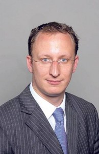 Koszorús László