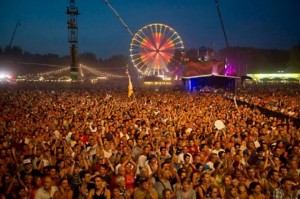 Szabadtéri fesztiválozók