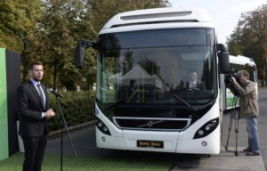 Hibridbusz parkolópályán