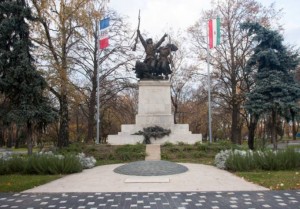 Emlékmű a pestszentlőrinci Kossuth téren