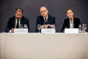 Kóbor György gazdasági vezérigazgató-helyettes, Csiba Péter elnök-vezérigazgató és Bentzik Réka kommunikációs igazgató