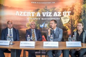 Azért a víz az út