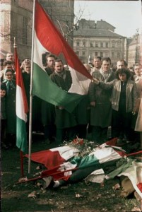 56-os lyukas zászló