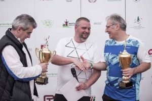 A győztes páros a fő-szervezővel